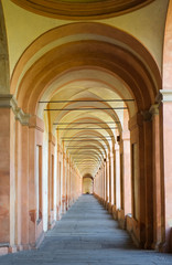 San Luca Colonnade © Elisa Locci
