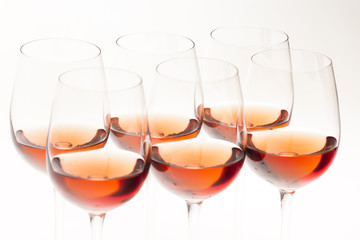 wine glasses with rose wine
