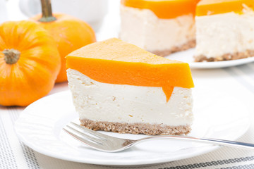 cheesecake with pumpkin jelly