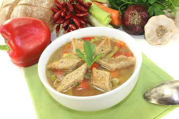 Brotsuppe mit Croutons