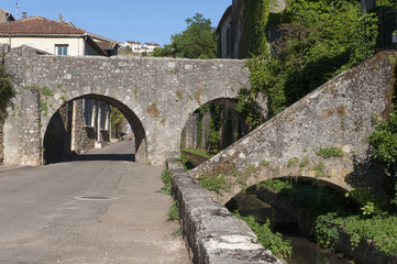Fototapeta na wymiar Puy biskup Część kamienny most