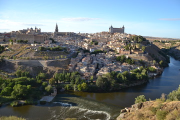 Fototapeta na wymiar Tajo Rzeka w Toledo