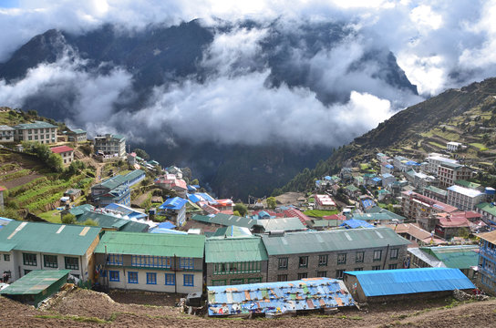 Непал, селение Намче Базар в Гималаях, 3440 м над уровнем моря