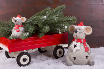 Tierische Weihnachten mit rotem Anhänger