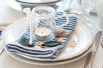 Table setting in maritime style