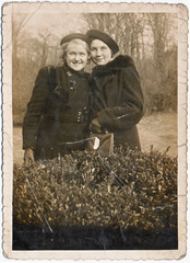 Girlfriends in the park - circa 1935