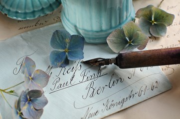 Brief und Federhalter