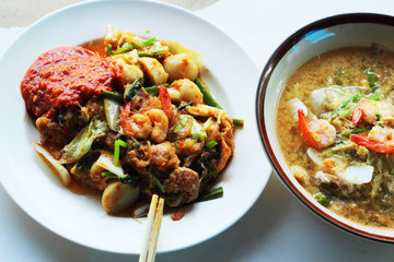 Seafood vermicelli soup - Sukiyaki-  Stir dry.