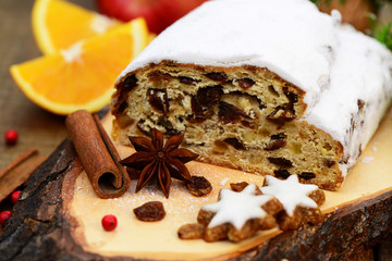 Marzipanstollen
