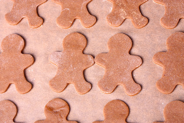 Lebkuchen fertig zum Backen auf Backblech