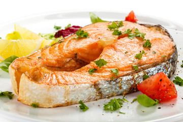 Grilled salmon and vegetables