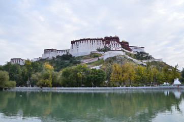 Тибет, Лхаса, дворец Потала в сумерки