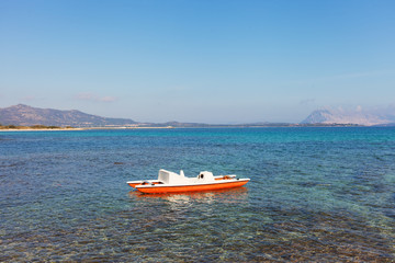 Obraz premium Boat in sea.