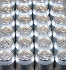 Aluminum drink cans