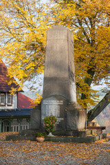 Straßberg Harz Herbst Impression Gedenskstein Opfer 1. Weltkrie