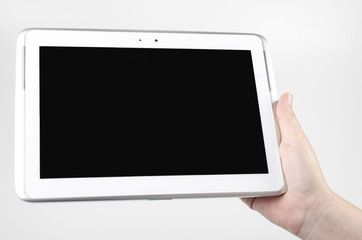 Frau hält Tablet PC