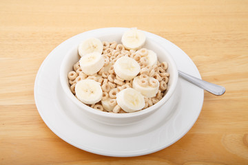 Round Oat Cereal with Sliced Banana