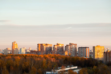 Fototapeta premium skyline and pink autumn sunset
