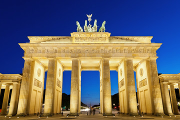 Obraz premium Brandenburg gate at night, Berlin, Germany