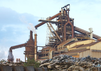 Fototapeta na wymiar Zobacz zanieczyszczenia ciężkiego żelaza zakładu przemysłowego