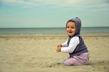 Baby am Strand an der Nordsee