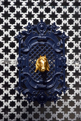 Goldener Pferdekopf - Türdekoration