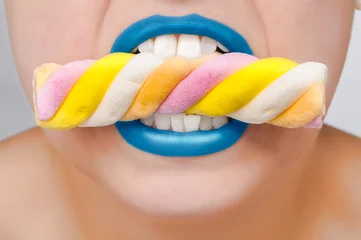 Blaue Lippen mit Schaumzucker © runzelkorn