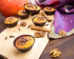 Obraz na płótnie Canvas pumpkin and walnut muffins