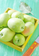 green apples