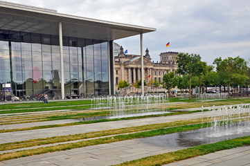 Fototapeta na wymiar Berlin, budynki rządowe