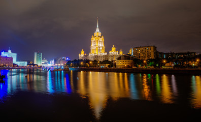 Obraz premium Hotel Ukraine at Night, Moscow