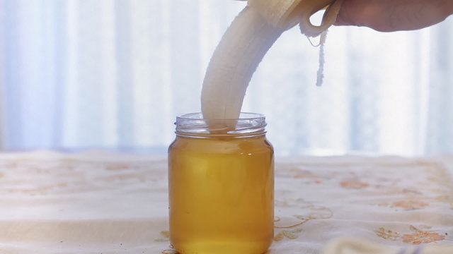 Banana in honey