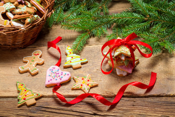 Preparing gingerbread cookies as a gift