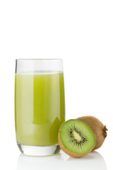 Fototapeta na wymiar Kiwi and kiwi juice