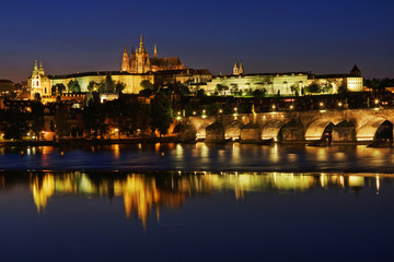Fototapeta na wymiar View of the Hradcany (Prague), Cathedral of St. Vitus at night.
