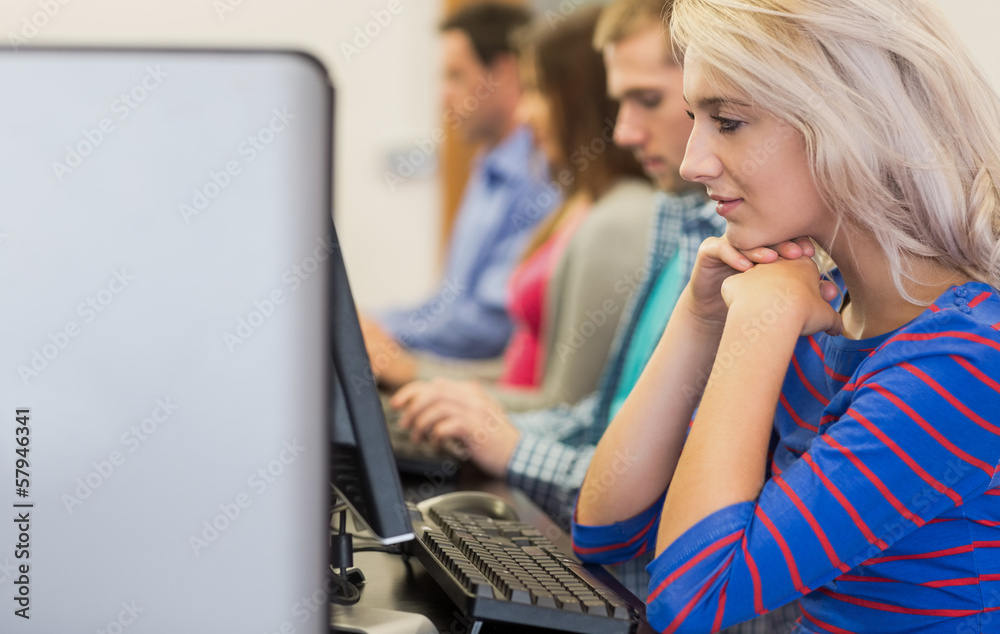 Aufkleber Students using computers in the computer room