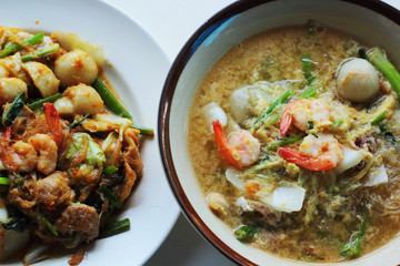 Seafood vermicelli soup - Sukiyaki-  Stir dry.