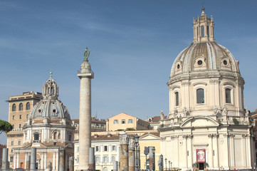 Fototapeta na wymiar Santa Maria di Loreto i Najświętszego Imienia Maryi na Forum Trajana