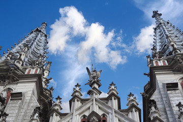 Fototapeta na wymiar Szczegóły w kościele katolickim góry