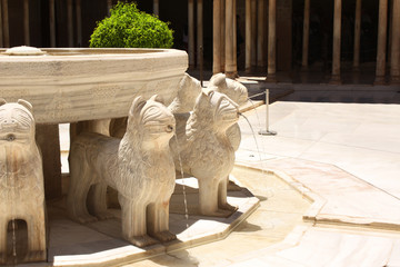 Fototapeta premium Lion fountain in Alhambra Castle, Spain