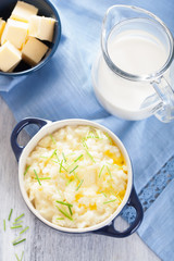 mashed potatoes in small pot