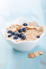 cornflakes with blueberry
