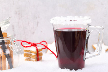 Glühwein mit Zuckerrand