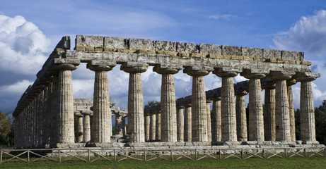 Fototapeta premium ruins of paestum