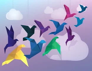 Abwaschbare Fototapete Geometrische Tiere Origami-Vögel fliegen und gefälschter Wolkenhintergrund