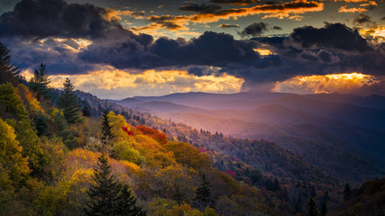 Dawn at Oconaluftee Overlook © dfikar