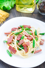 Pasta with ham and green beans