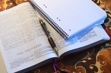 Holy Bible Pen and Memo Pad