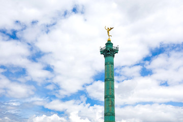 Fototapeta na wymiar Place de la Bastille w Paryżu