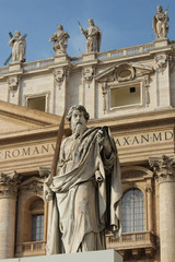 Fototapeta na wymiar Bazylika św Piotra w Rzymie (Statua Pawła)